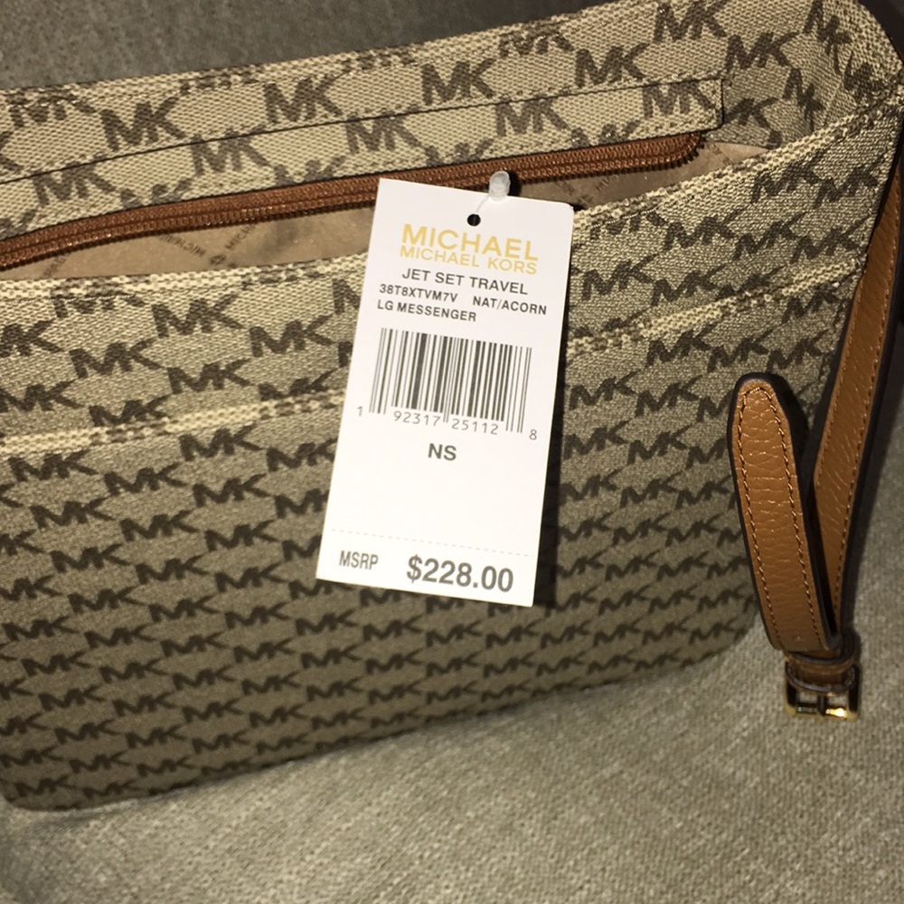 🌟HOST🎖PICK 🌟NWT 👜Michael Kors 👜 - Picture 6 of 8